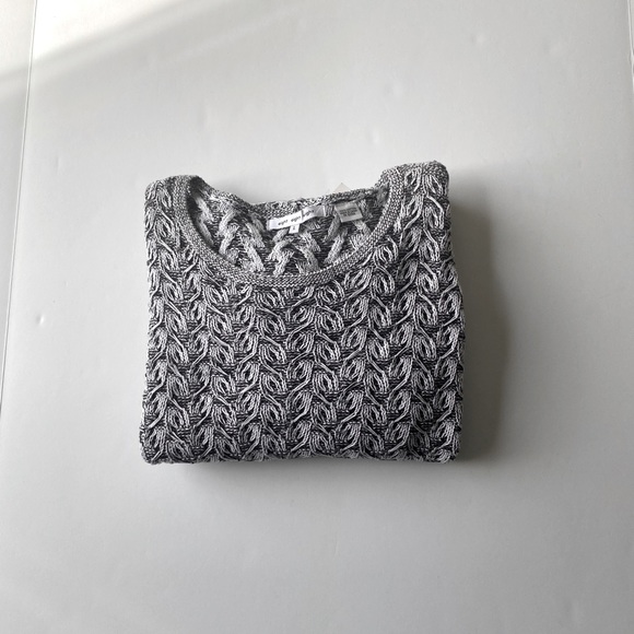 eight eight eight. Black and white knitted sweater - Picture 2 of 3